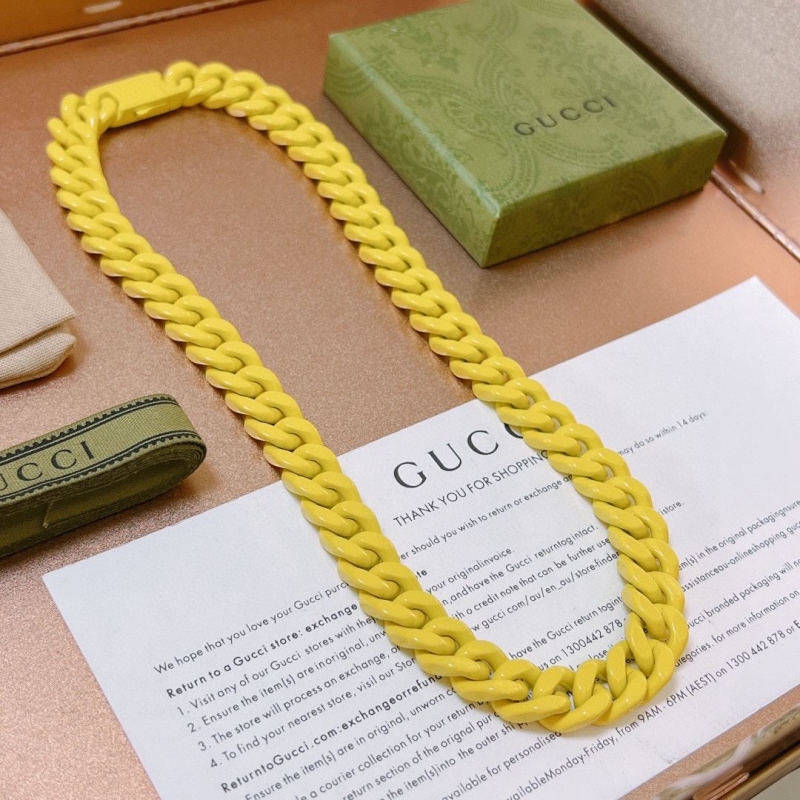 G*u*i necklaces